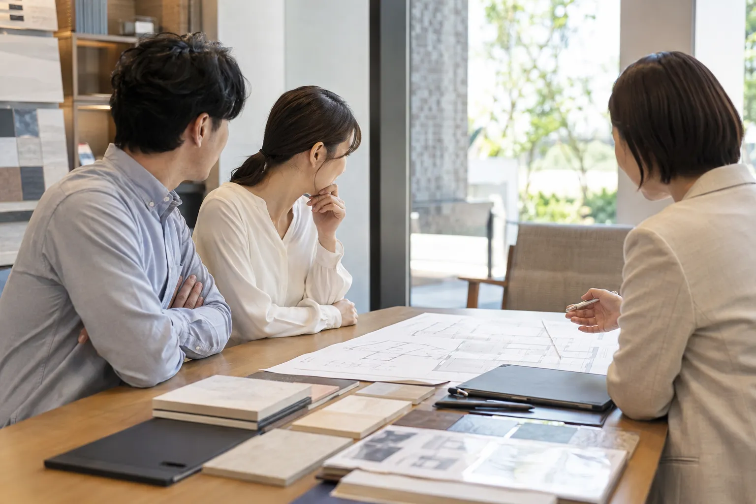 やめた方がいいハウスメーカーの特徴7選｜後悔しない選び方を解説